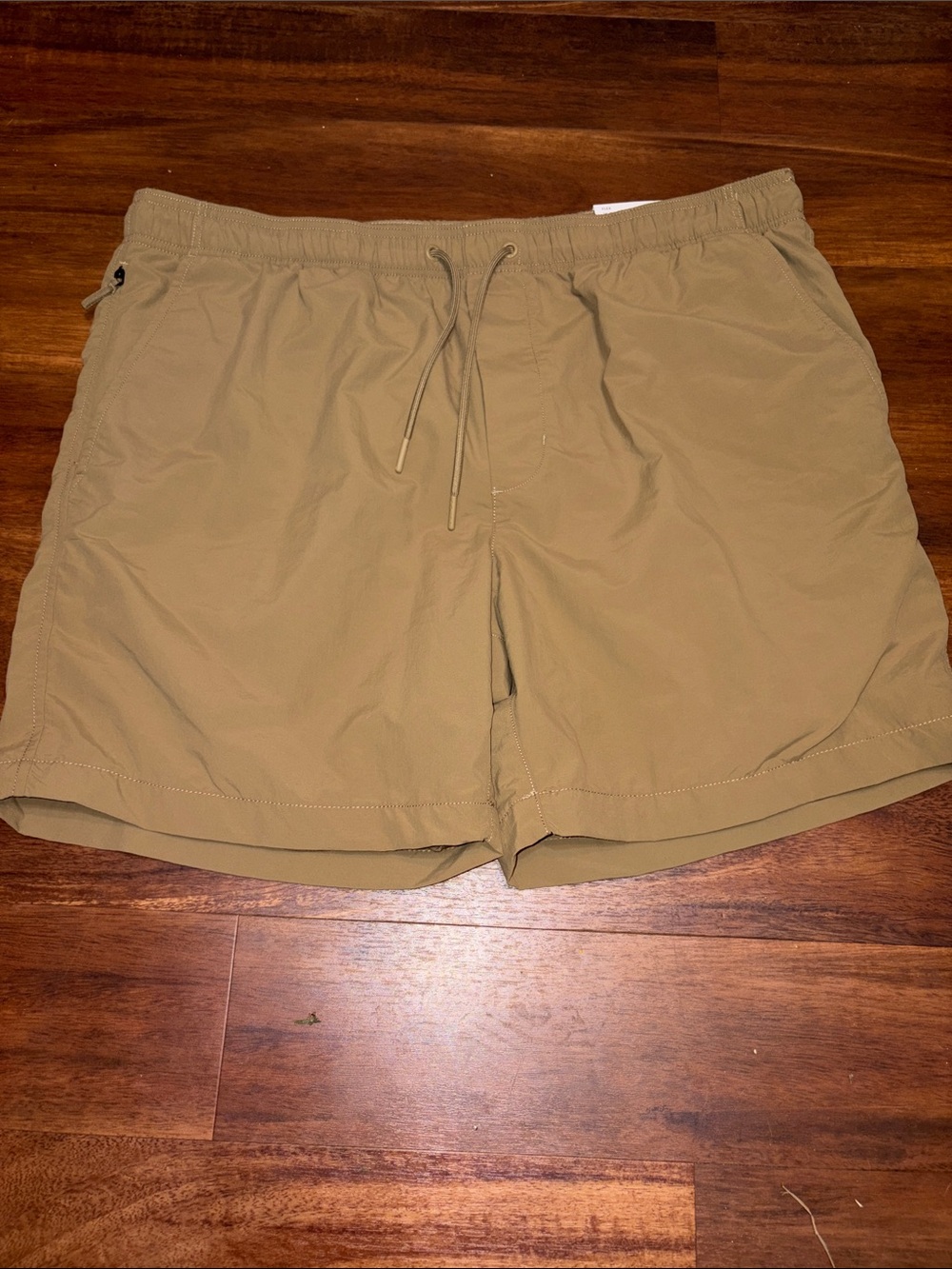 NWT Men's American Eagle Outfitters Tan Drawstring Large Trekker Athletic Shorts